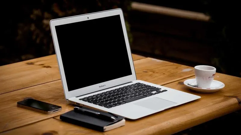 DEBULL Tooling, M365 Hesaplarını Hedeflemek İçin Microsoft Cihaz Kodu Akışını Kötüye Kullanıyor