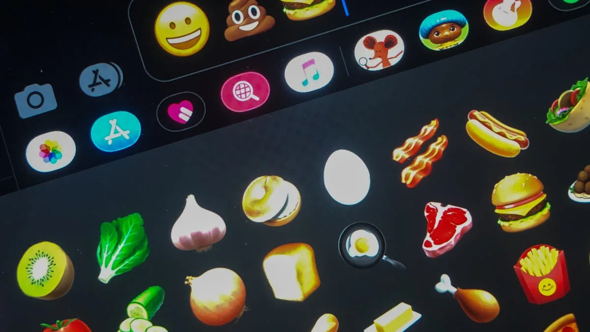 2026'nın Yeni Emojileri Tanıtıldı: Çatlak Gülümseyen Yüz, Turşu ve Daha Fazlası