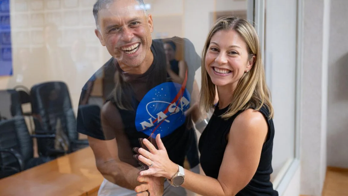 Astronot Olma Hayali Dört Kez Reddedildi, Ama Şimdi Uzayda: Anil Menon'un İlham Veren Hikayesi