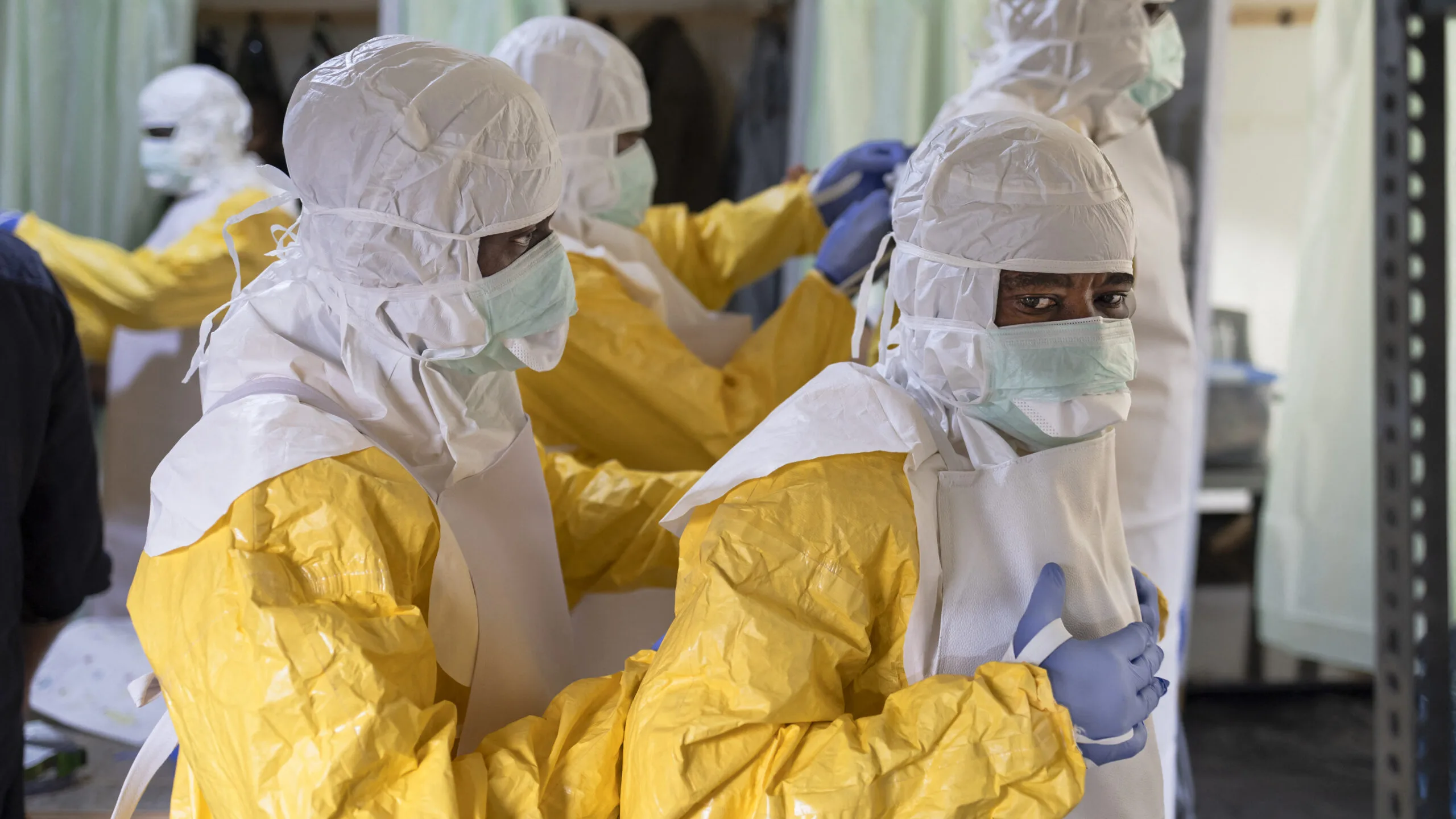 ABD, Ebola Bulaşan Vatandaşlarını Ülkeye Kabul Etmiyor: İkinci Amerikalı Tedavi İçin Almanya'ya Gönderildi
