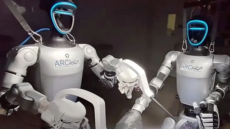 İnsansı Robotlar İlk Kez Canlı Cerrahide Safra Kesesi Aldı
