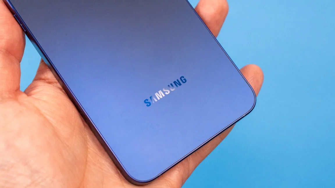 Akıllı Telefon Sevkiyatlarında Tarihi Düşüş: Bellek Krizi Apple ve Samsung'a Yarıyor