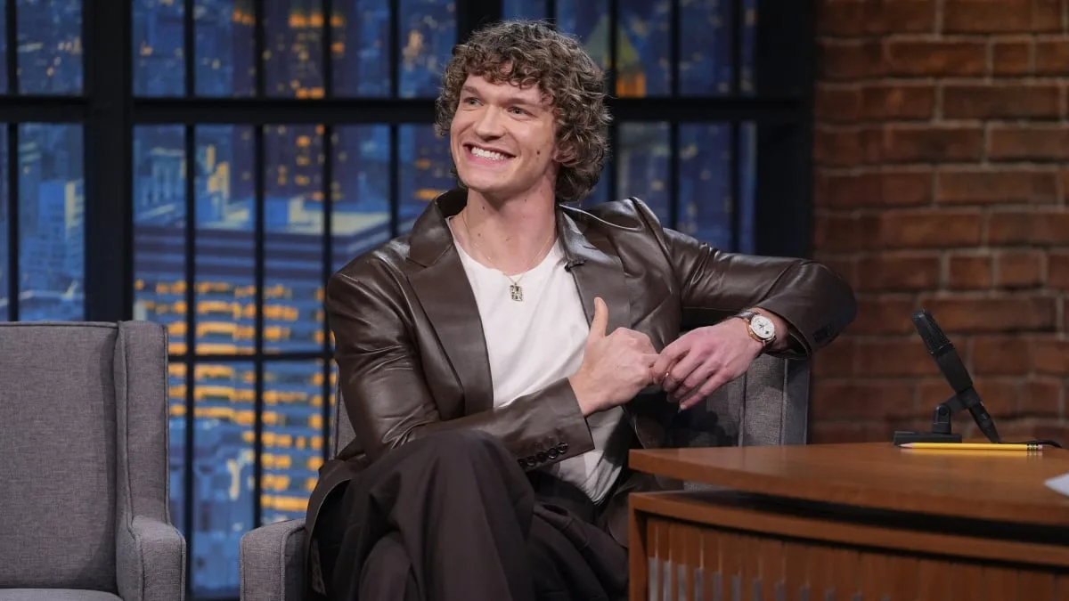Heated Rivalry Yıldızı Connor Storrie'den Emmy Sürprizi: SNL Sunuculuğu Adaylık Getirdi