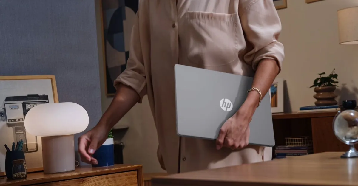 HP OmniBook X Flip 2'si 1 Arada OLED Ekranlı Dizüstü Bilgisayar: Okul Dönemi İçin Kaçırılmayacak Fırsat