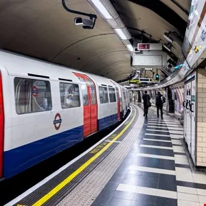 TfL'ye Yönelik Büyük Siber Saldırının Bedeli: İki Genç Hacker 5,5 Yıl Hapis Cezası Aldı