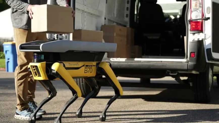 Boston Dynamics'in Dört Bacaklı Robotu Spot, Paket Teslimatında Son 50 Metreyi Otomatikleştiriyor