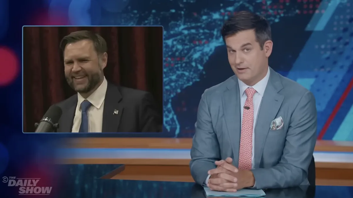 Daily Show'dan JD Vance'in Joe Rogan Röportajına Sert Eleştiri: 'Kornişon Yemek İçin Çok Maço'