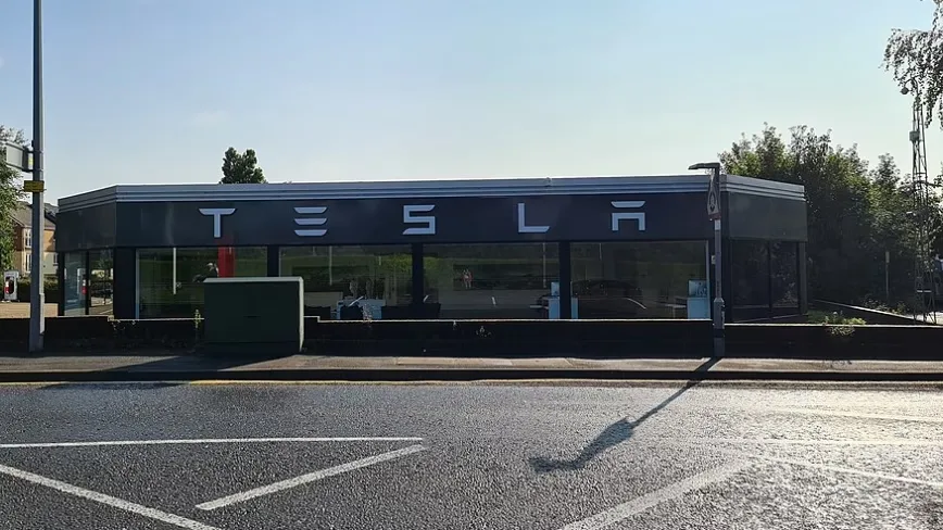 Tesla FSD Kazasında Şoke Eden Gerçek: Sürücü Gaziye 100% Bastı, NTSB Tam Otomasyonu Temize Çıkardı
