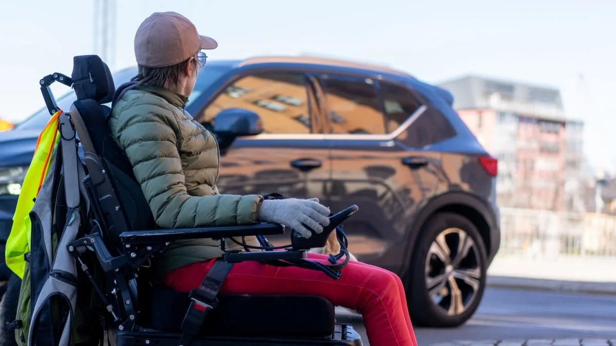 Tesla'dan Engelli Dostu Otonom Araç: Tekerlekli Sandalye Uyumlu Robotaxi Geliştiriliyor