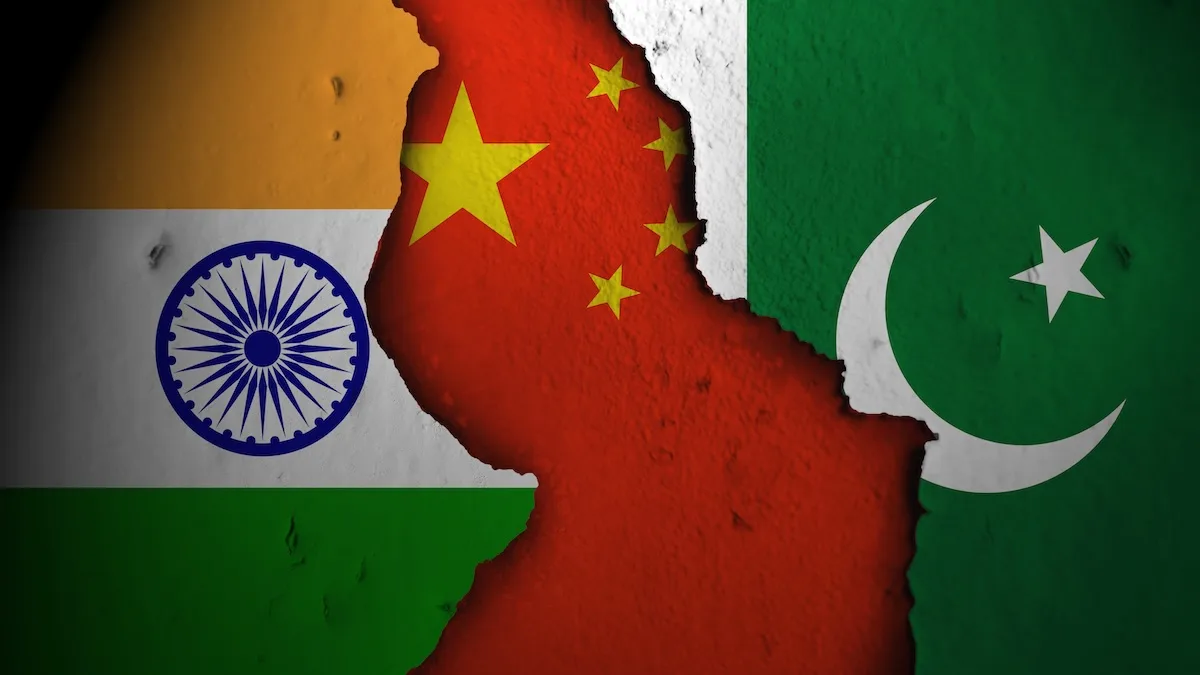 Çin ve Hindistan Bağlantılı Hackerlar Aynı Pakistan Polis Gücünü Hedef Aldı