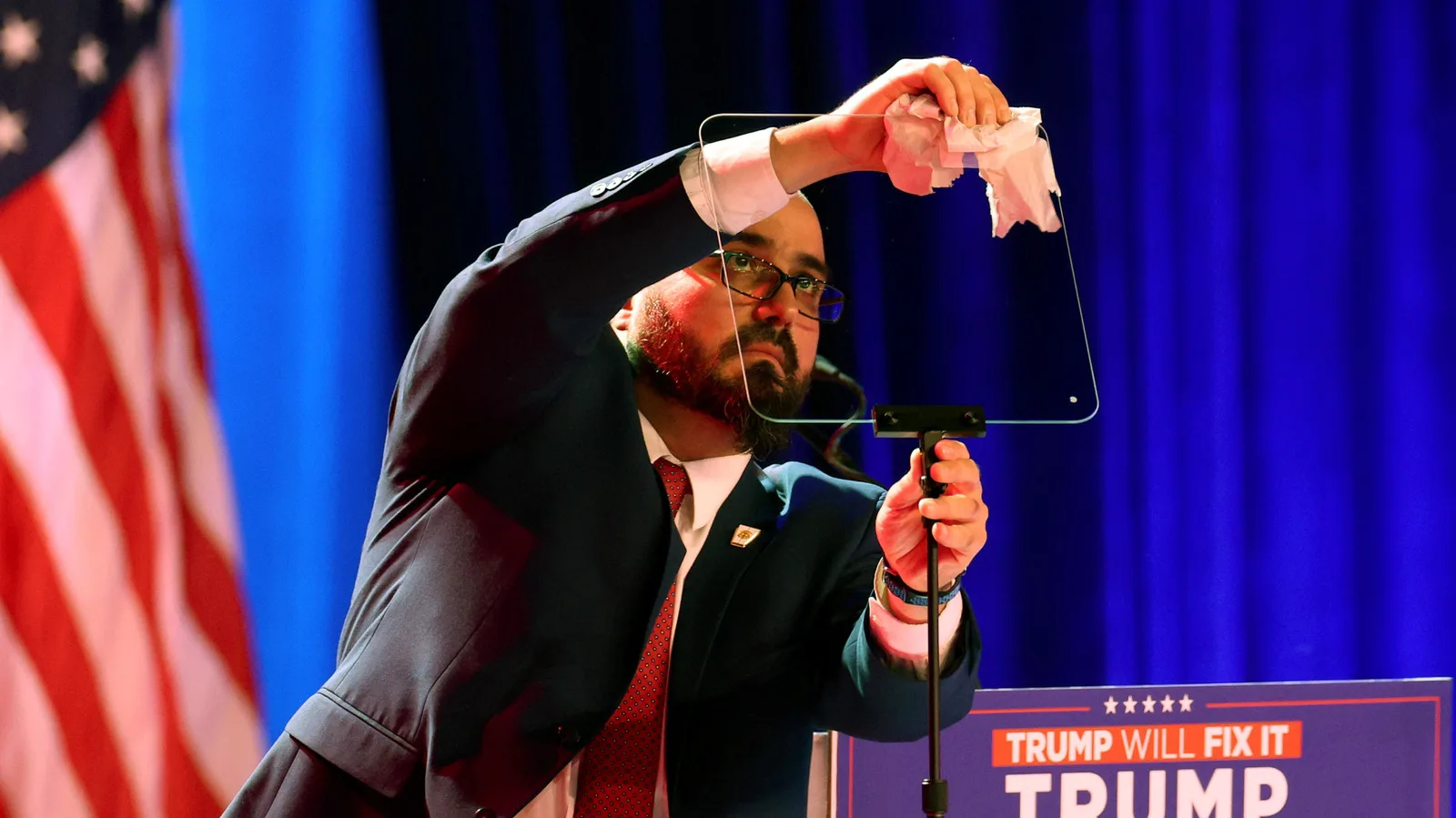 Beyaz Saray'da Skandal: Başkan Trump'ın Teleprompter Operatörü Konuşmalara Bahis Oynadı