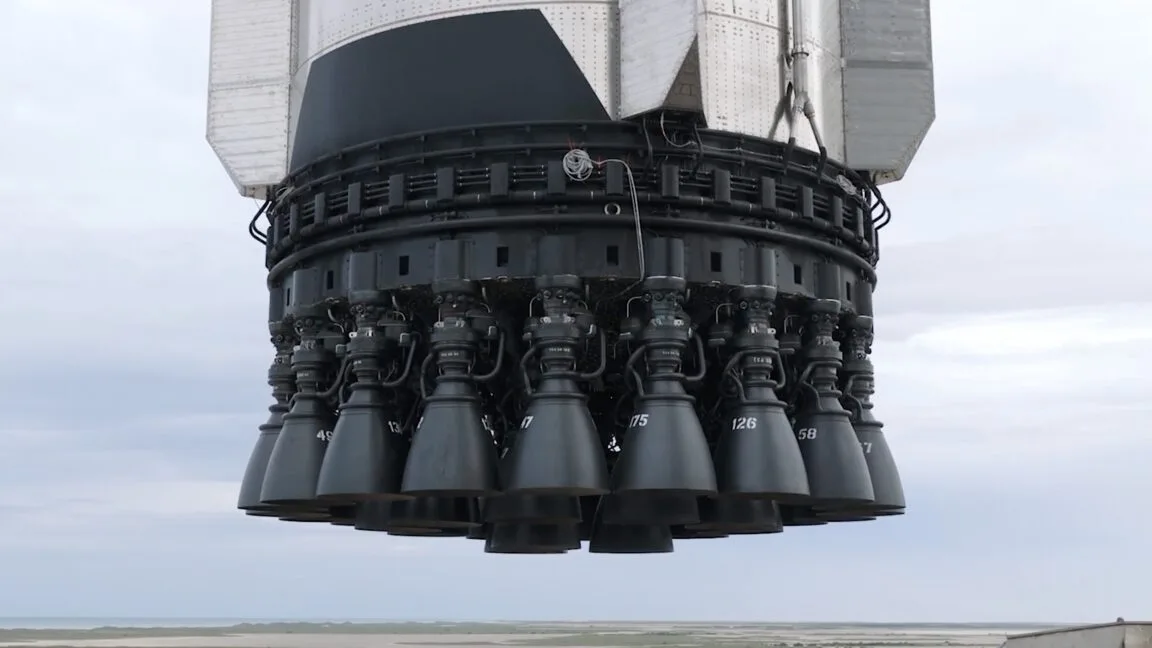 SpaceX'in Starship 13. Test Uçuşu: Gerçek Starlink Uydularıyla Tarihi Adım