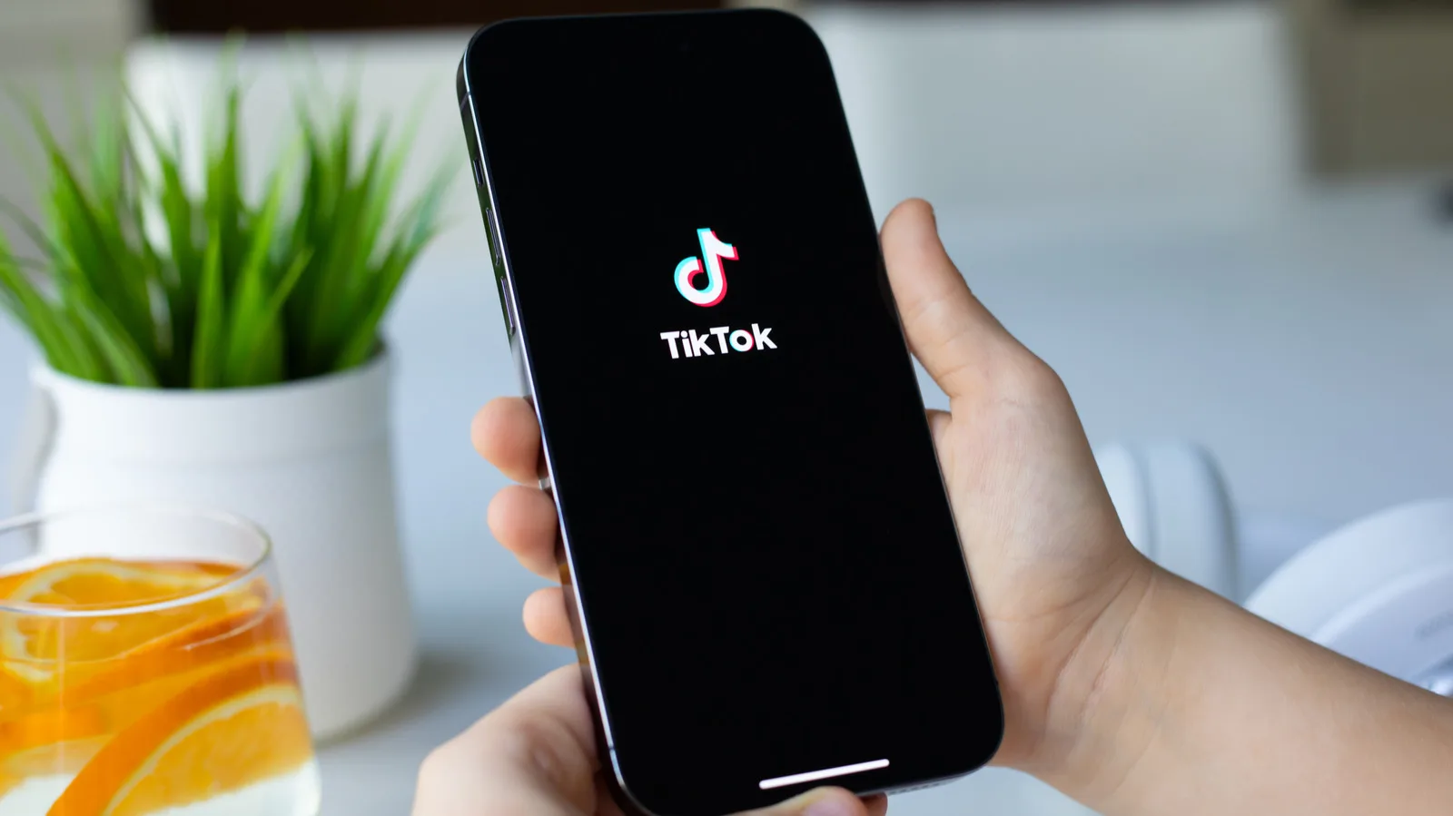 Ofcom, TikTok'un Çocuk Güvenliği Politikalarını Mercek Altına Aldı